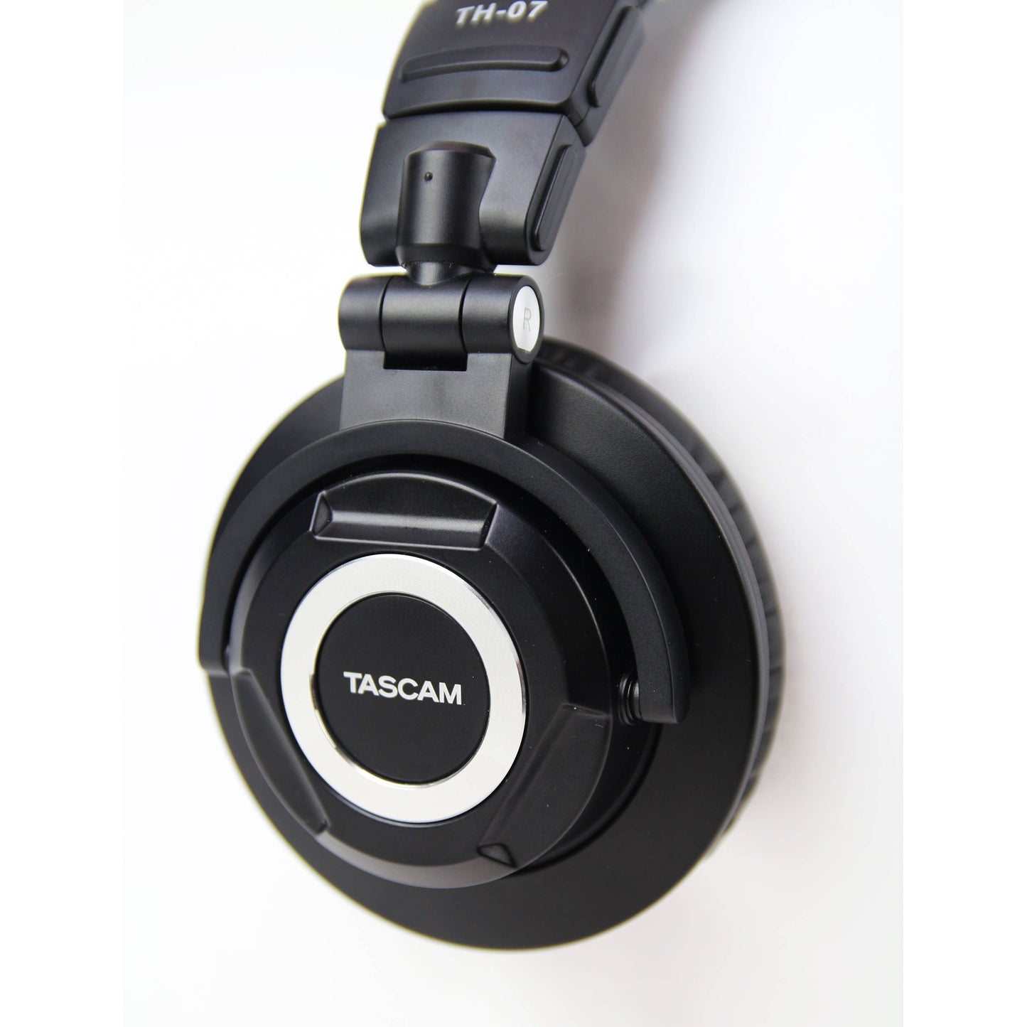 TASCAM TH-07 High-Definition Monitor Headphones (Black)